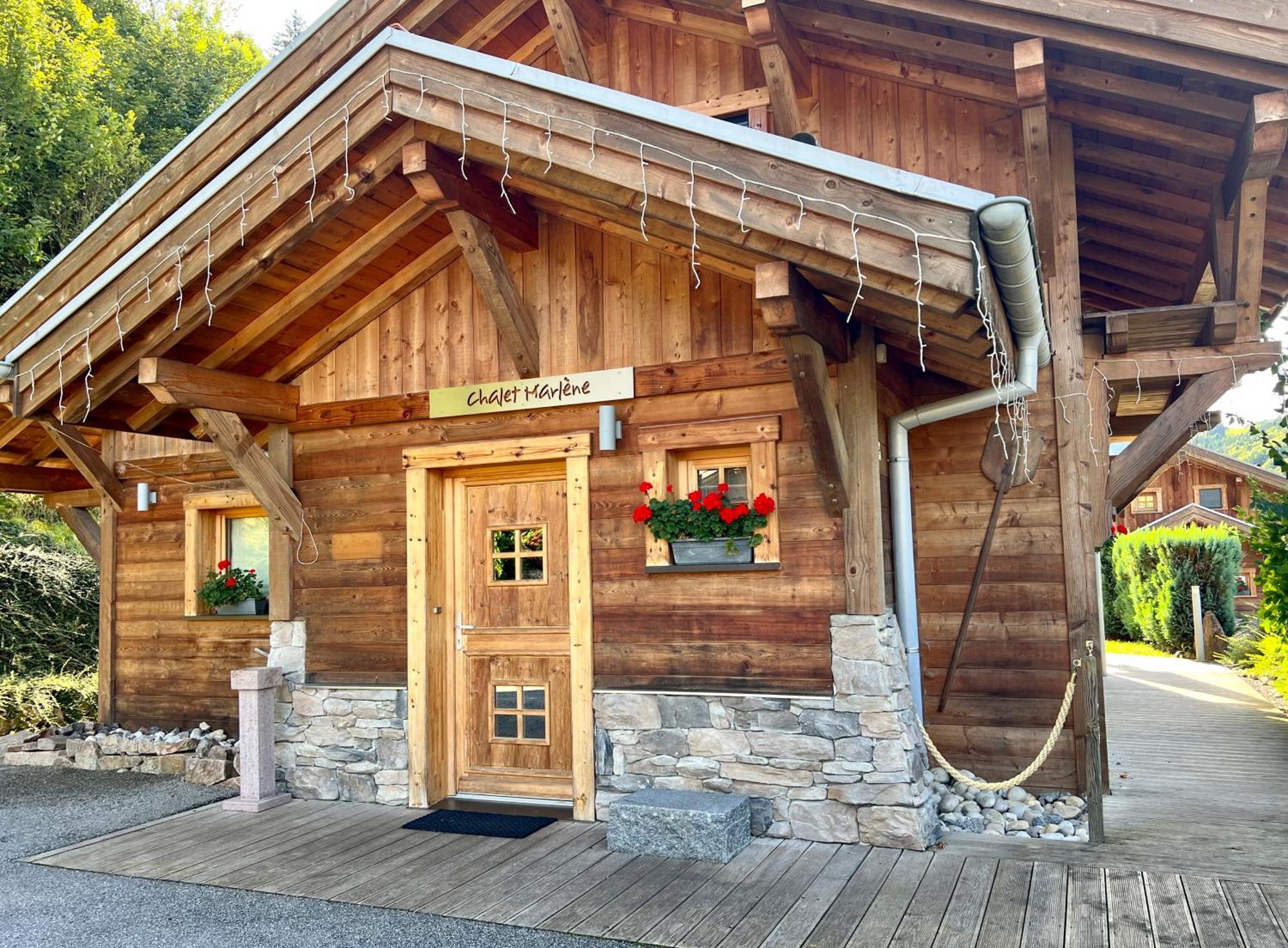 Logis Hotel, Chalets Et Restaurant Les Chatelmines La Bresse Luaran gambar