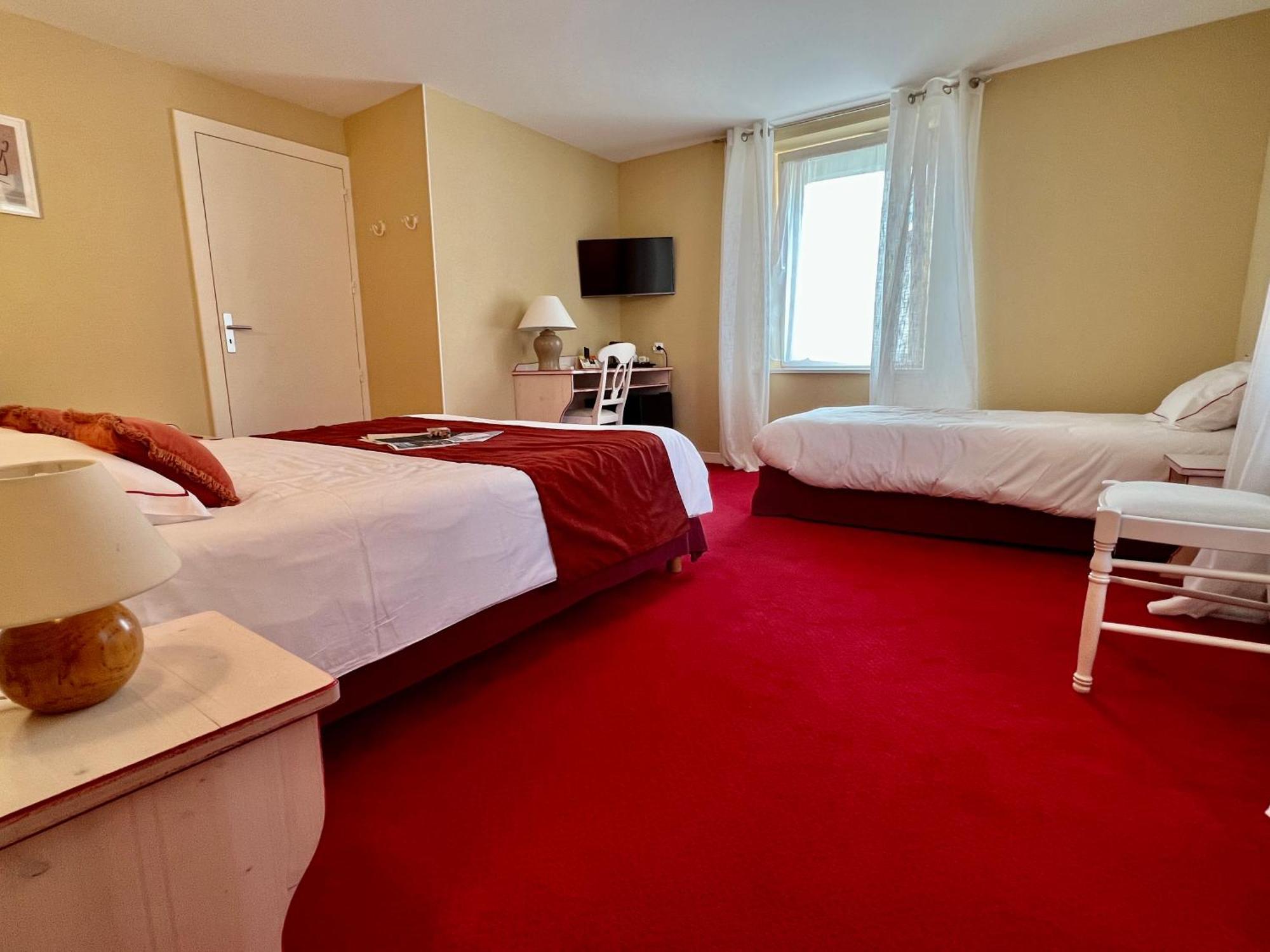 Logis Hotel, Chalets Et Restaurant Les Chatelmines La Bresse Luaran gambar