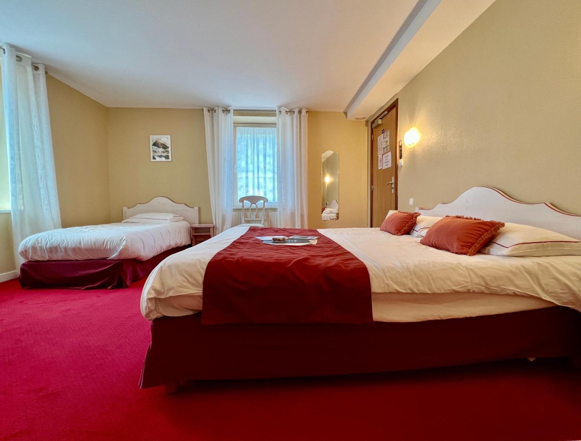 Logis Hotel, Chalets Et Restaurant Les Chatelmines La Bresse Luaran gambar