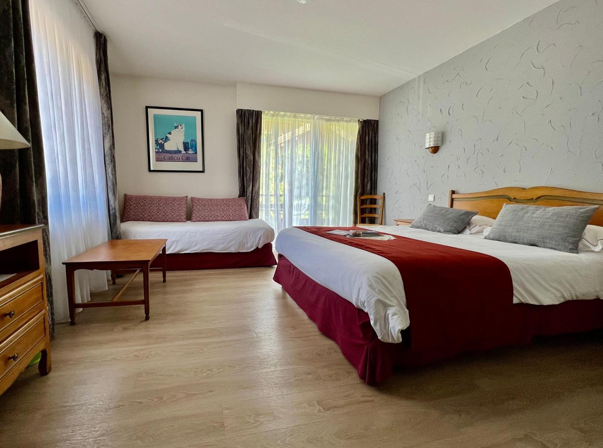 Logis Hotel, Chalets Et Restaurant Les Chatelmines La Bresse Luaran gambar