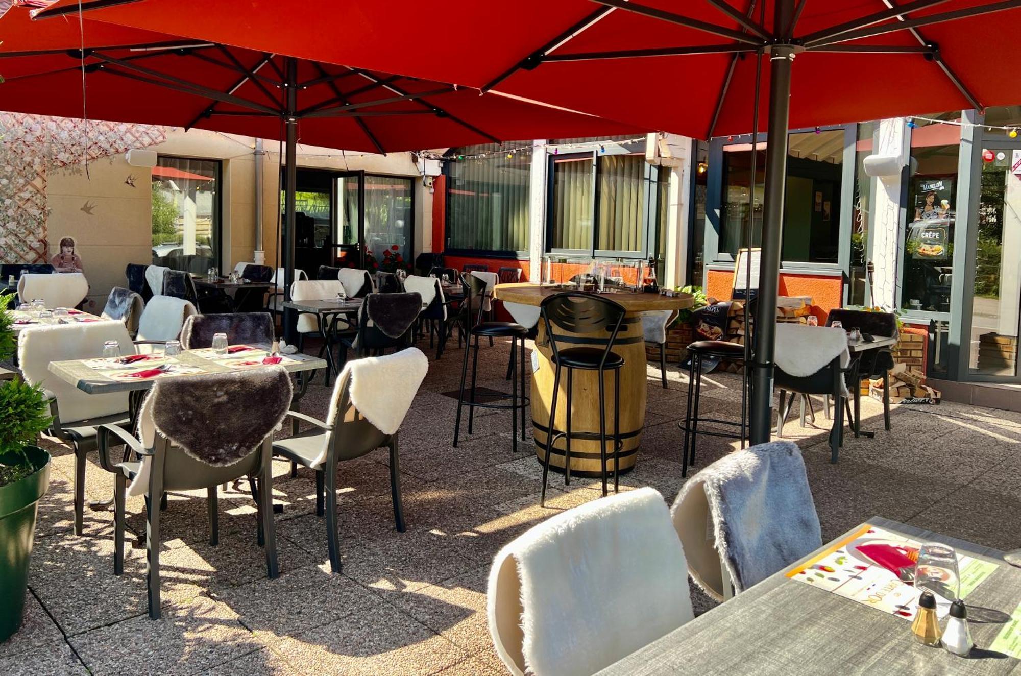 Logis Hotel, Chalets Et Restaurant Les Chatelmines La Bresse Luaran gambar