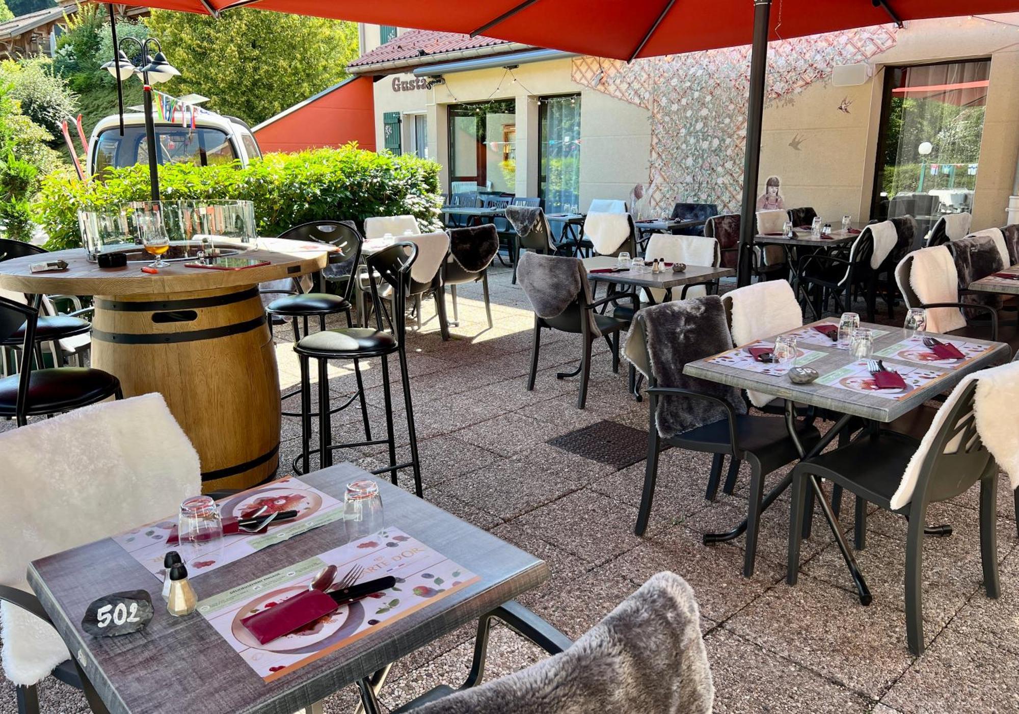 Logis Hotel, Chalets Et Restaurant Les Chatelmines La Bresse Luaran gambar