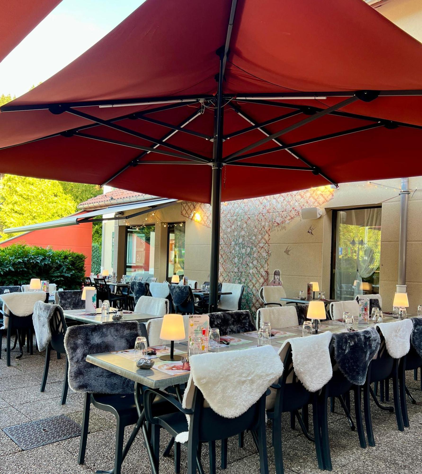 Logis Hotel, Chalets Et Restaurant Les Chatelmines La Bresse Luaran gambar