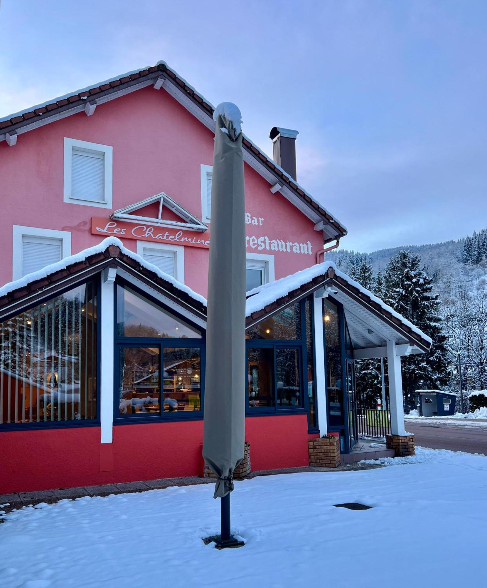 Logis Hotel, Chalets Et Restaurant Les Chatelmines La Bresse Luaran gambar