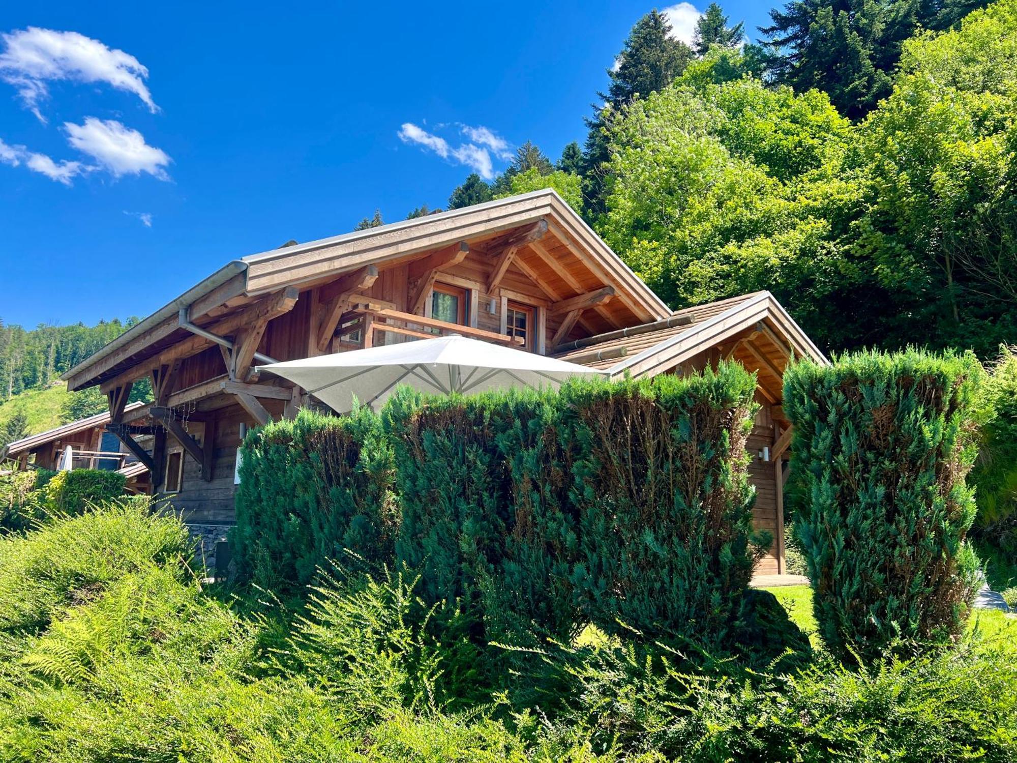 Logis Hotel, Chalets Et Restaurant Les Chatelmines La Bresse Luaran gambar