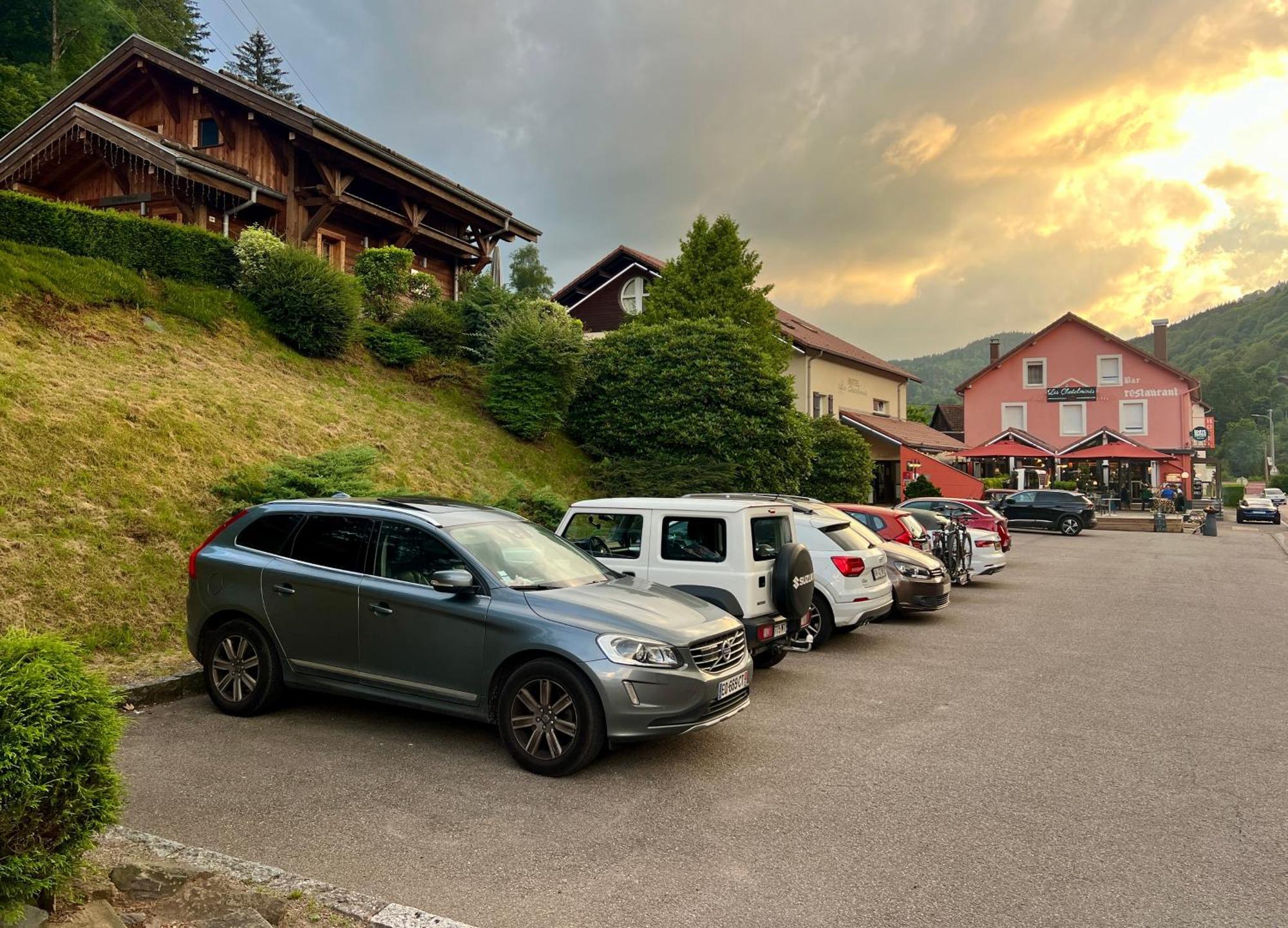 Logis Hotel, Chalets Et Restaurant Les Chatelmines La Bresse Luaran gambar