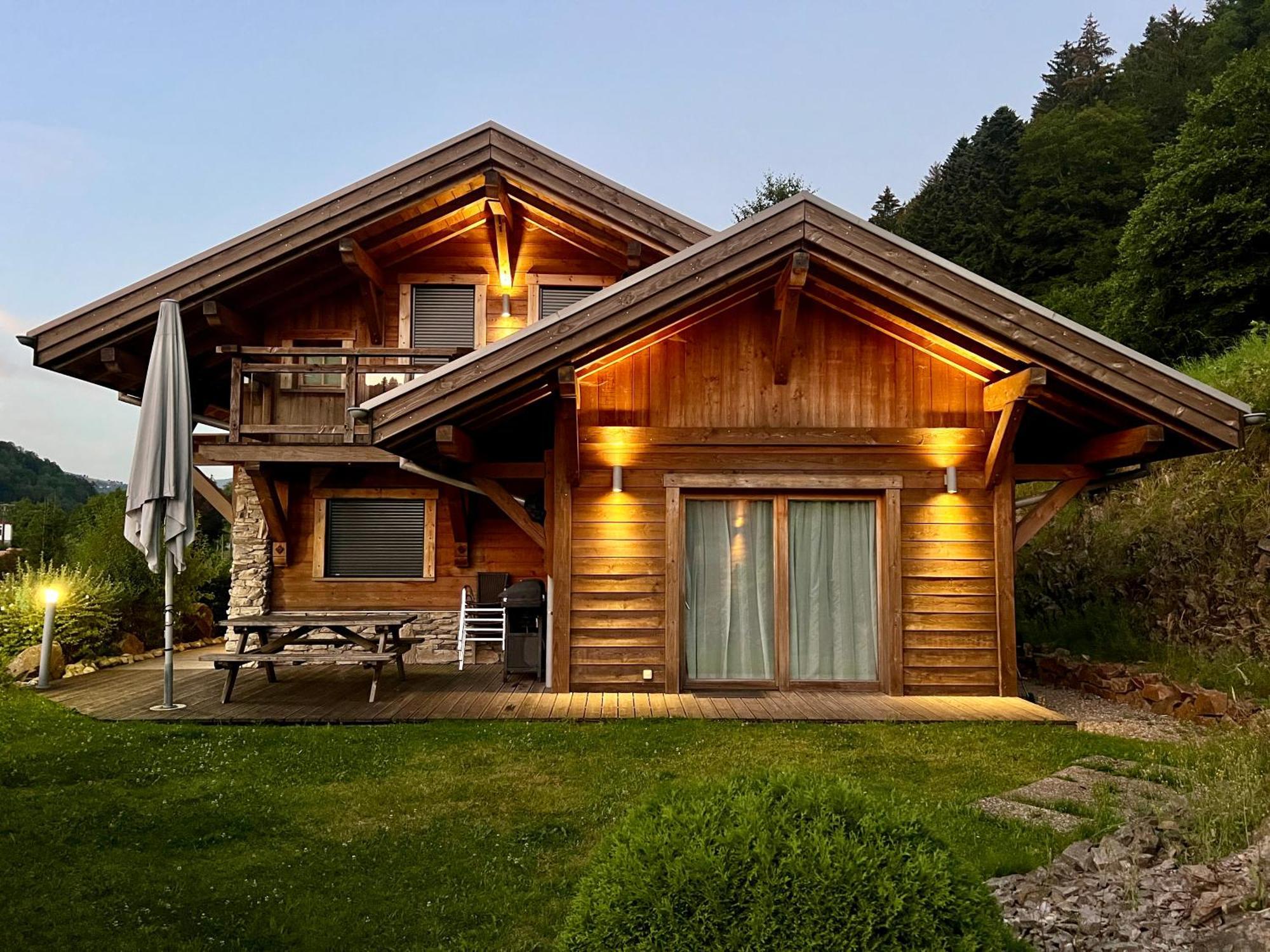 Logis Hotel, Chalets Et Restaurant Les Chatelmines La Bresse Luaran gambar